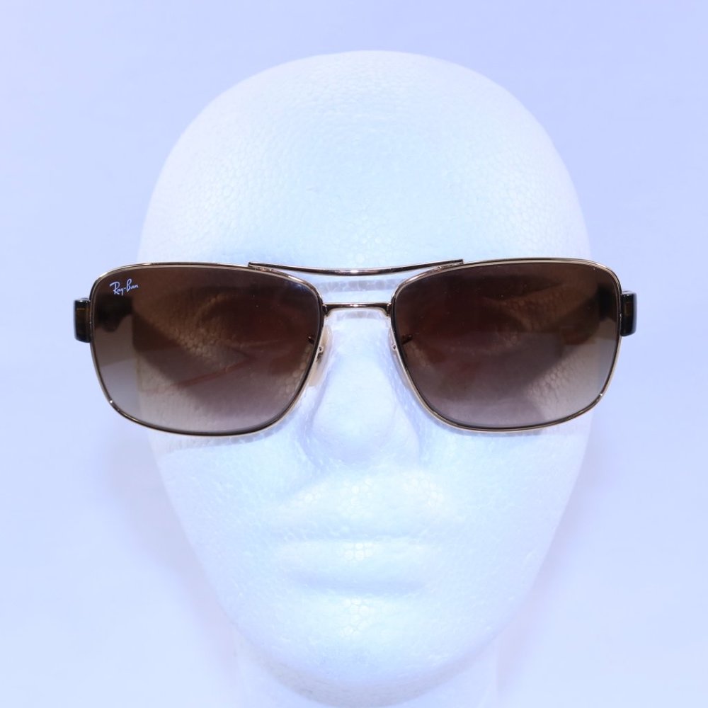 Ray Ban RB3522 Sunglasses with Case